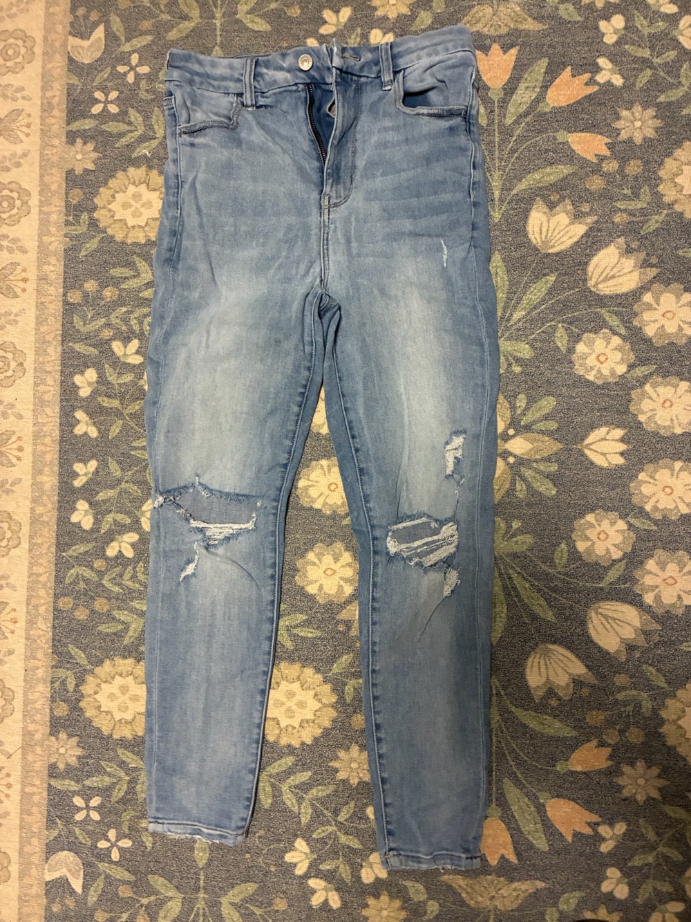 Women’s Light Blue Distressed Skinny Jeans